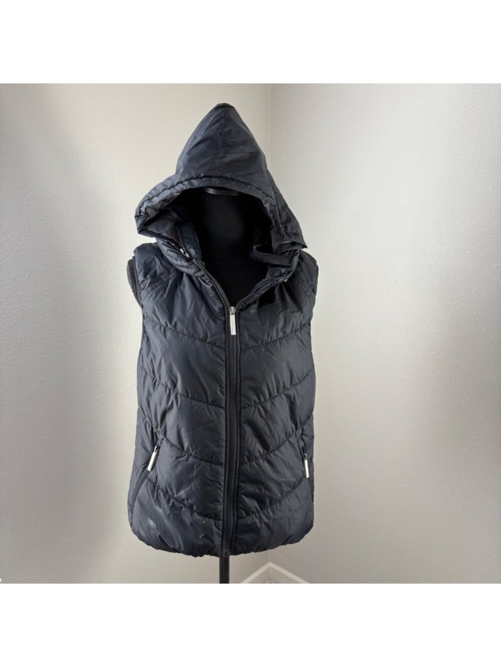 Bench Hooded Puffer Vest Womens 12 XL Black Flaw